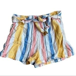 C&C California size 2, 100% linen shorts with tie waist for perfect fit